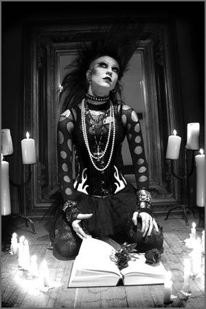 DarlinGrave - DeadlyGirlz shoot for Meltdown magazine (fashion section)