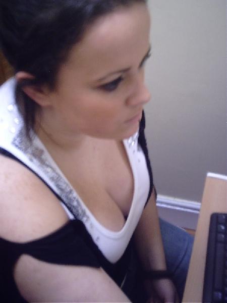 xoxkatyxox - on the computer