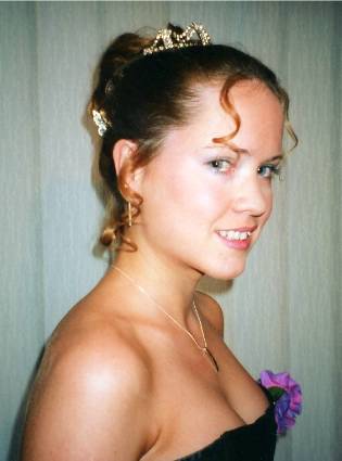 Llara - Prom Queen