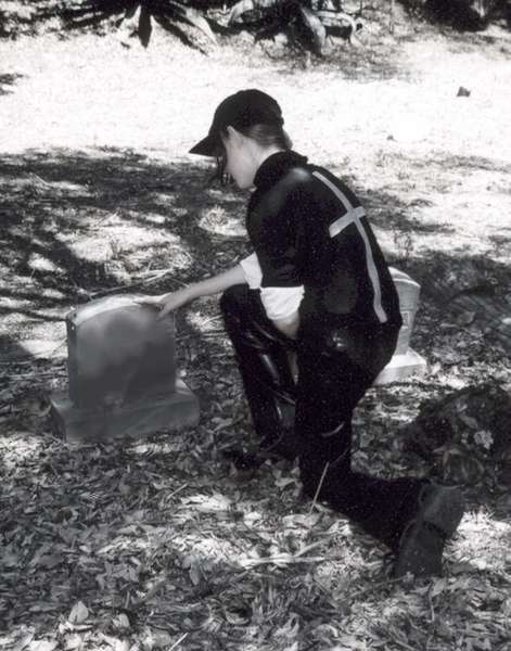 Dani - Graveyard