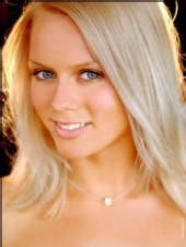 Stephanie Menet - Heashot