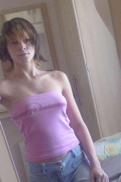 Jade Danielle - taking photo in a mirror lol