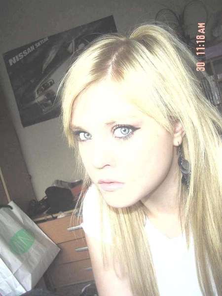 jade regan - email (onewingedangel_14@hotmail.com)