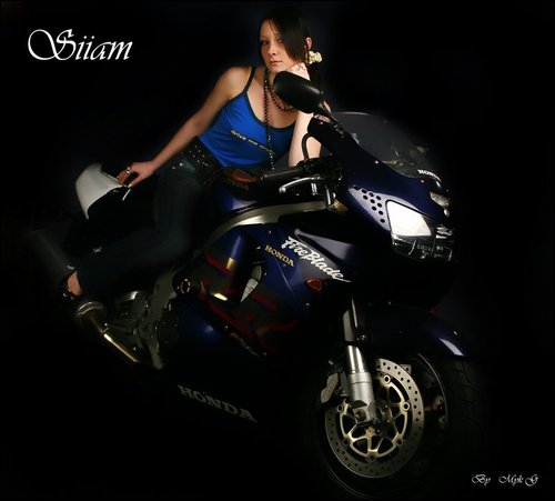 Cassie-Leigh - Honda FireBlade