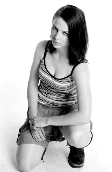 Kat - black n white