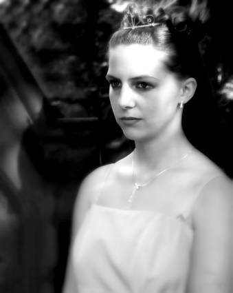 Kat - another black n white one bt im a bridesmaid now lol