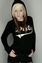 Alice Green - Dirty Shirty Clothing
