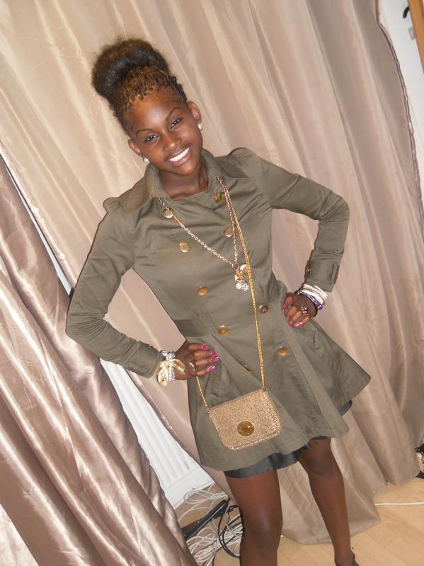 Mrs Coolie - Flower power