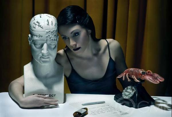 Marie V - Homage to surrealism