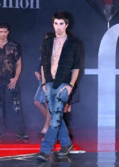 solo_model - Fashion Week Bucharest