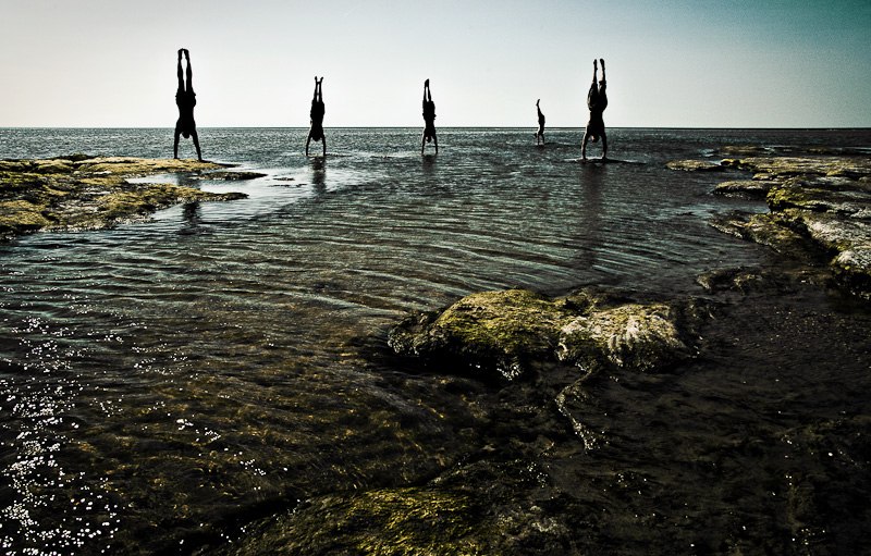 Jonathan Lucas - 'Sculptures': freerunners in unison