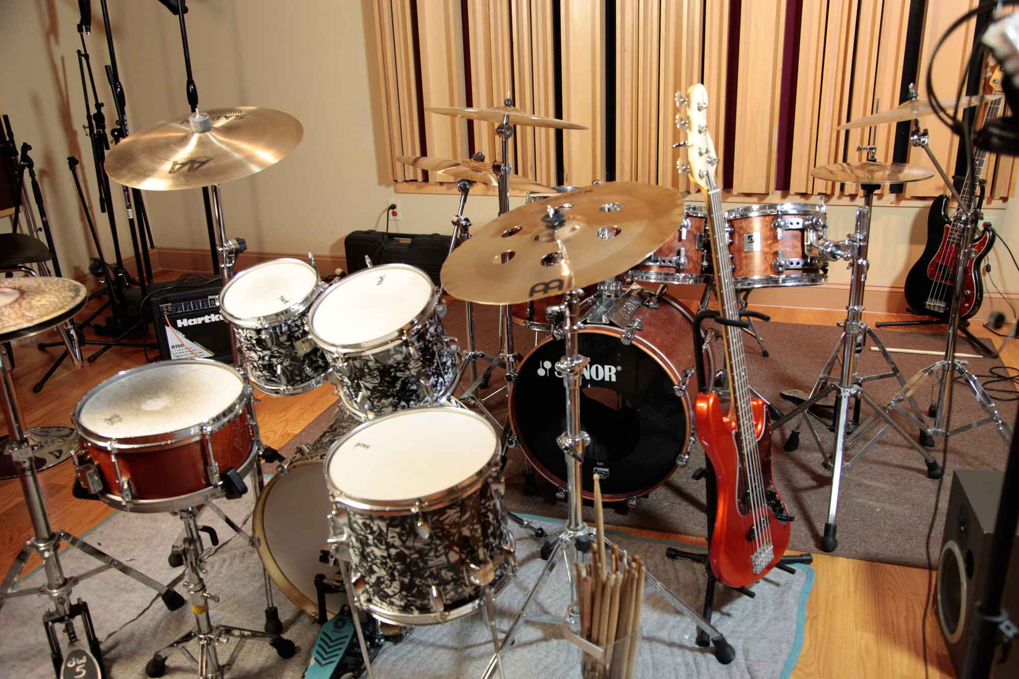 Andre Betts - My Live Room