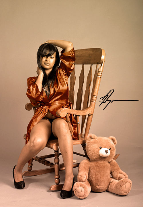 E.L.Pryor Photography - Layna & the bear