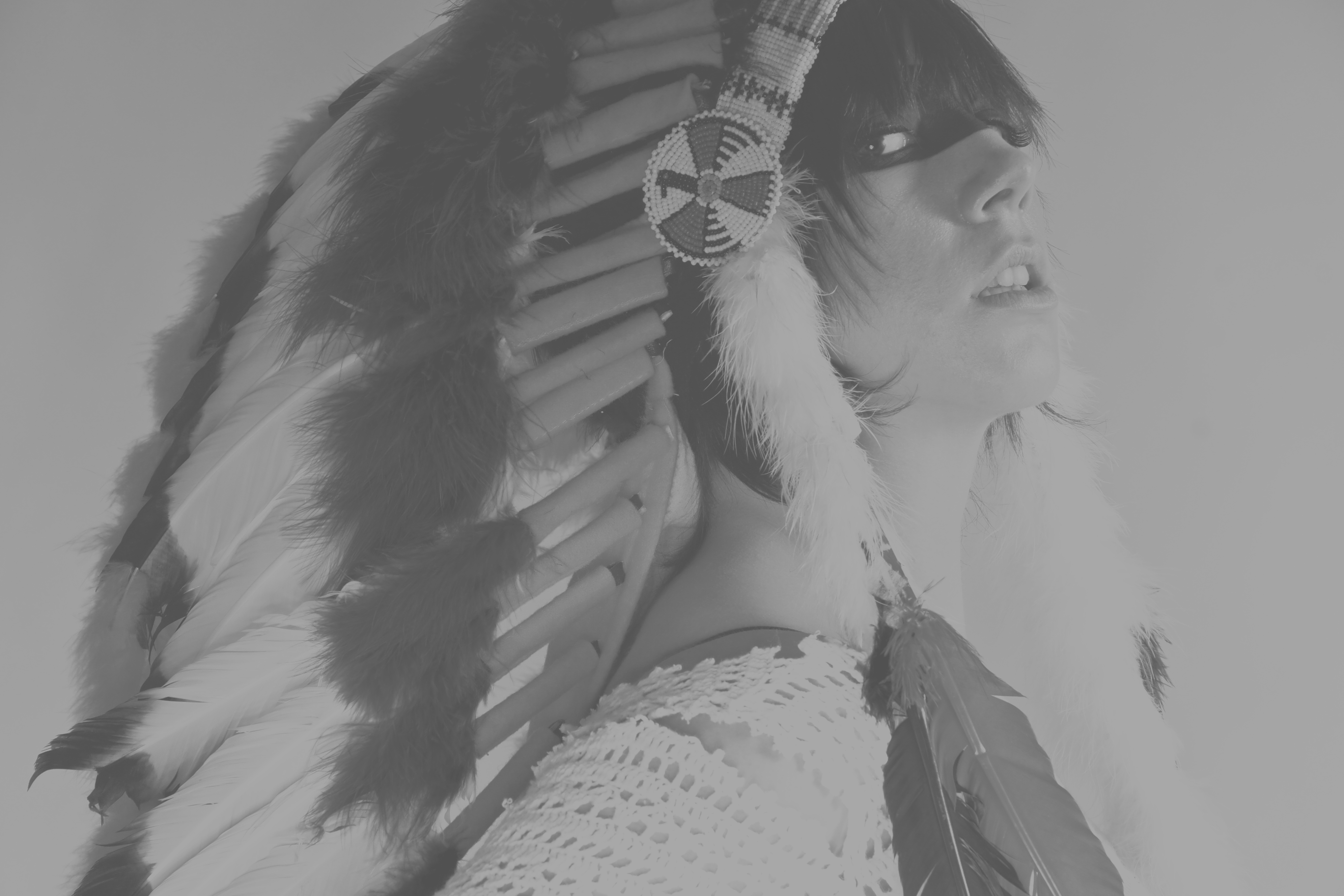 Natalia - Heather : magazine cover / wrist magazin